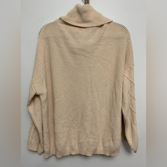 Pink Lily cream sweater - Picture 3 of 5